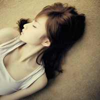可爱的女生QQ头像_喜欢躺在你的怀中