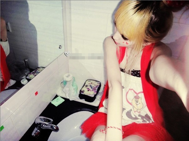 QQ�ռ�Ů���ز�_����ʱ�з��