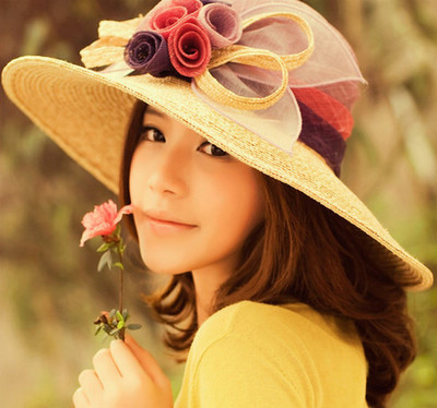 ����һЦ�ĸж�_�˸�Ů��QQ�ռ��⾳ͼƬ