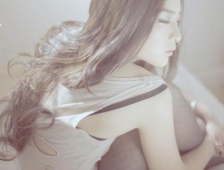 ���ĵȴ��������վ��Ƿ���_ʱ��Ư��Ů���˸�QQ�ռ��⾳ͼƬ
