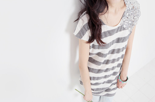 ˼��������ô������_Ψ��Ů���⾳QQ�ռ�ͼƬ�ز�