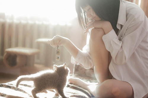 Ц�ݱ���İ���˭���ܶ�_���Գ���QQ�ռ��⾳ͼƬ�ز�