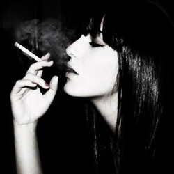 �ڰ�Ů��QQͷ�� ��ǿ�̻�Ц